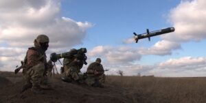 افسر ارشد اسیر اوکراین اذعان داشت که بر خلاف تبلیغ رسانه‌های غربی، موشک‌های دوش پرتاب «جاولین» کارایی لازم را  نشان ندادند.
