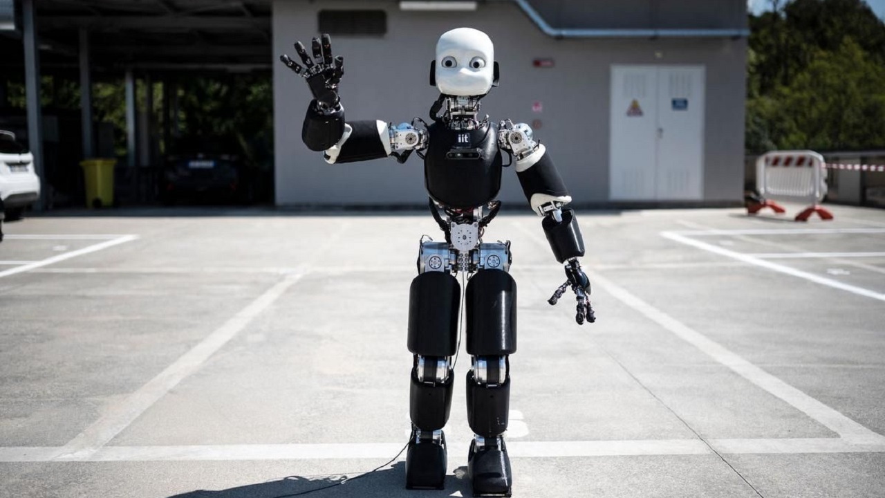 به گفته دانشمندان تا سال ۲۰۳۰ هوش مصنوعی و ربات‌ها جایگزین برخی از مشاغل می‌شوند.