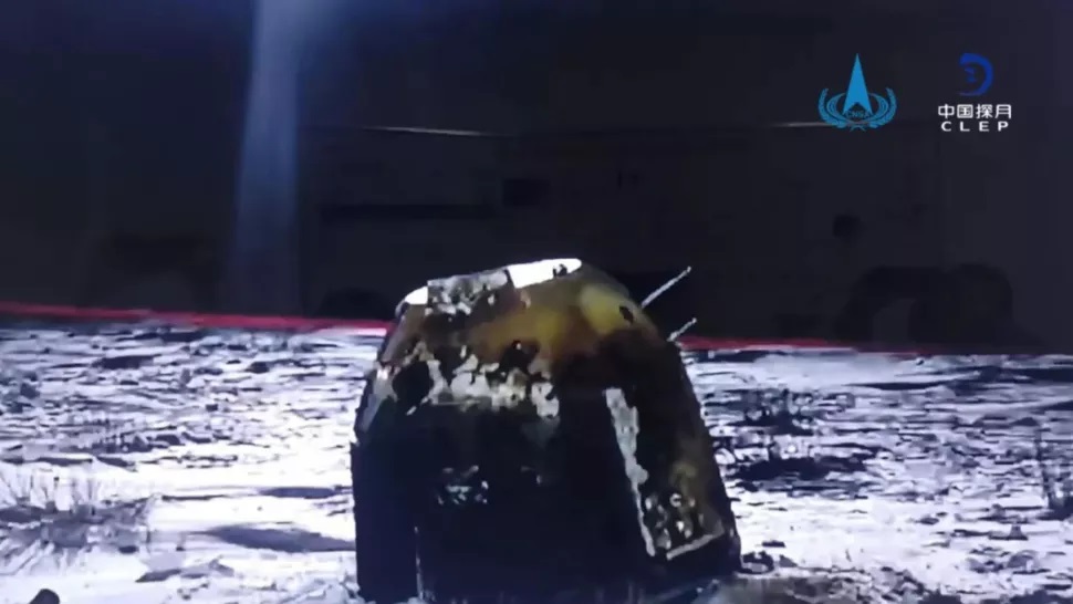 تلاش دانشمندان چینی برای تولید سوخت و اکسیژن از خاک ماه