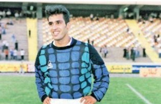 تکنیک بالا و هنر منصوریان در فوتبال سالنی او را به هر دو تیم ملی بزرگسالان ایران رساند.