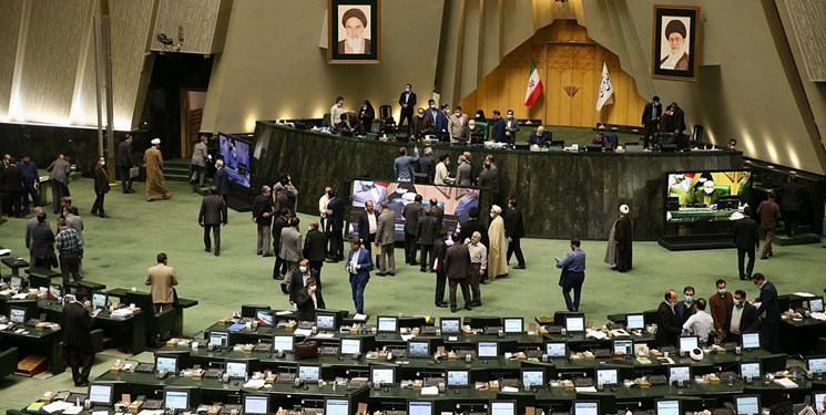 جلسه غیرعلنی مجلس شورای اسلامی دقایقی قبل با دستورکار رسیدگی به مسائل روز آغاز شد.