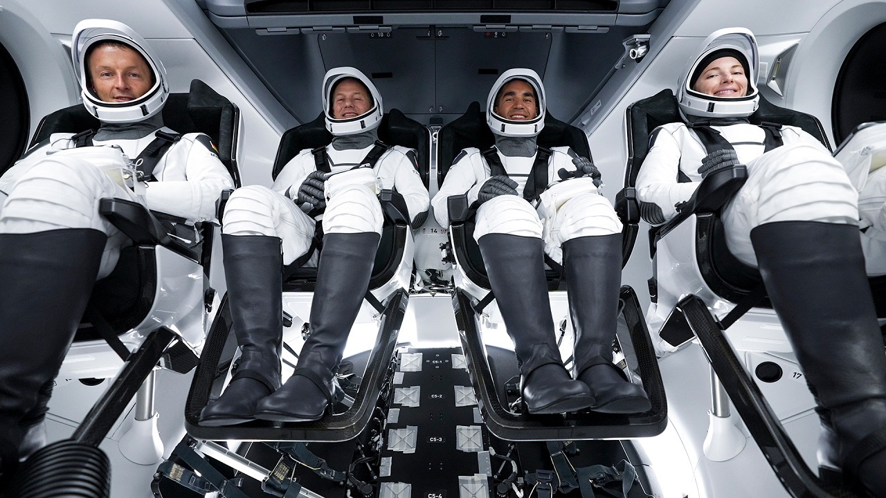 در ادامه این مطلب درباره چهار فضانورد که از ایستگاه فضایی بین‌المللی به زمین بازگشتند، صحبت شده است.