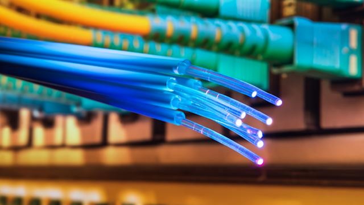 دولت بایدن یک طرح ۴۵ میلیارد دلاری را برای ارائه اینترنت به تمام مناطق آمریکا تا سال ۲۰۳۰، اجرا می‌کند.