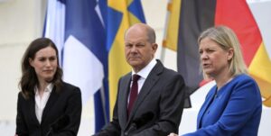 صدراعظم آلمان پس از دو روز دیدار غیرعلنی با نخست‌وزیران سوئد و فنلاند گفت، از عضویت این دو کشور در ناتو حمایت می‌کند.