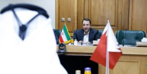 محمدبن حمد الهاجری، سفیر قطر در ایران، امروز با علی صالح‌آبادی رئیس‌کل بانک مرکزی دیدار کرد که در این دیدار بر ضرورت توسعه مناسبات دوجانبه بانکی دو طرف تأکید شد.