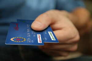 منطقه ویژه پتروشیمی ۱۰ هزار کارت اعتباری کمک معیشتی در ماهشهر توزیع کرد