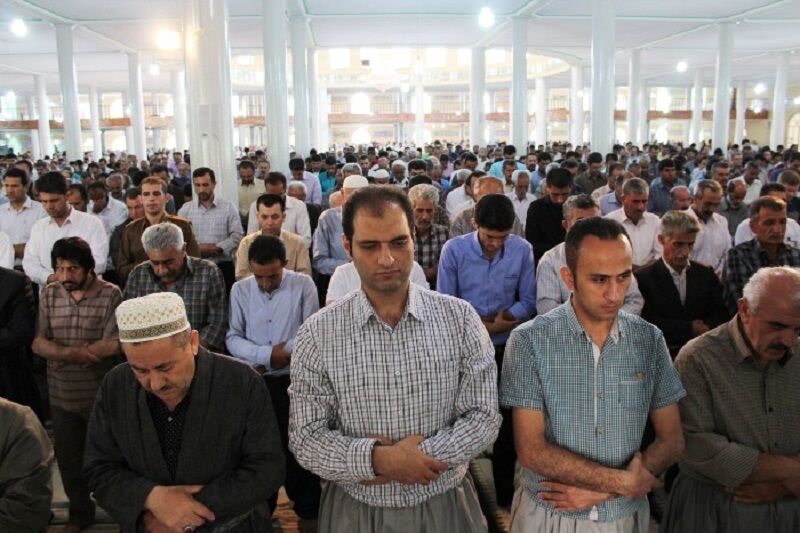 نماز عید فطر در برخی از مناطق استان کردستان اقامه شد