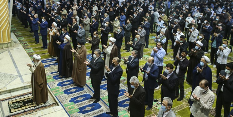 نماز عید فطر پایتخت به امامت آیت‌الله صدیقی در دانشگاه تهران اقامه شد.