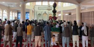 همزمان با  اعلام عید سعید فطر در کشورهای مختلف اسلامی، نماز عبادی – سیاسی عید فطر در پایتخت افغانستان برگزار شد.