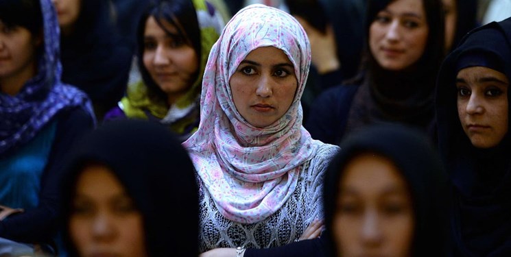 وزارت امربه معروف طالبان دستورالعمل جدیدی را درباره حجاب بانوان در افغانستان صادر کرده که براساس آن زنان موظف هستند در اماکن عمومی صورت خود را بپوشانند.