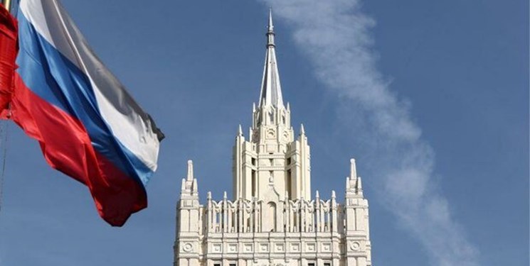 وزارت امور خارجه روسیه روز جمعه با احضار سفیر انگلیس تاکید کرد که مسکو به همه تحریم‌ها قاطعانه و سخت پاسخ خواهد داد.