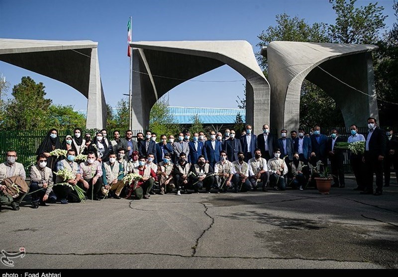 کلنگ ساختمان مرکز توسعه رهبران کسب‌وکار در دانشگاه تهران با حضور رئیس این دانشگاه به زمین زده شد. در این مرکز دانشجویانی که دارای استعداد راه‌اندازی کسب‌وکارها هستند، آموزش‌ تئوریک و مهارت‌های عملی کسب‌وکارهای کارآفرینانه را به طور توأم فرا می‌گیرند.