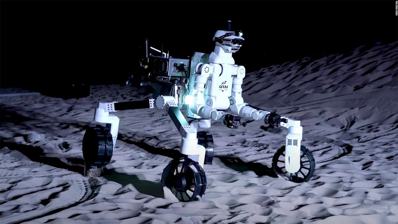 اولین نمونه ربات که شبیه به موجود افسانه‌ای قنطورس است، برای فعالیت در کره ماه ساخته شد.