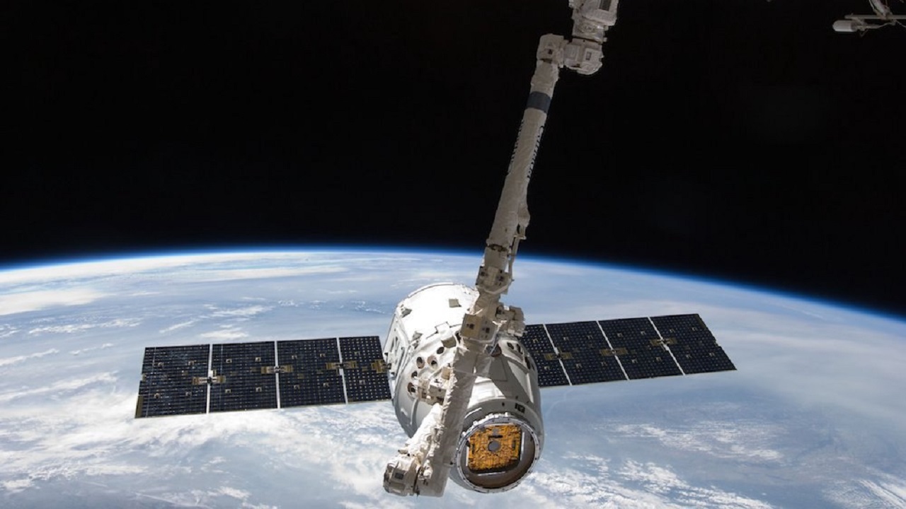 شرکت اسپیس ایکس ده سال پیش برای اولین بار کپسول کارگو دراگون را به فضا پرتاب کرد.