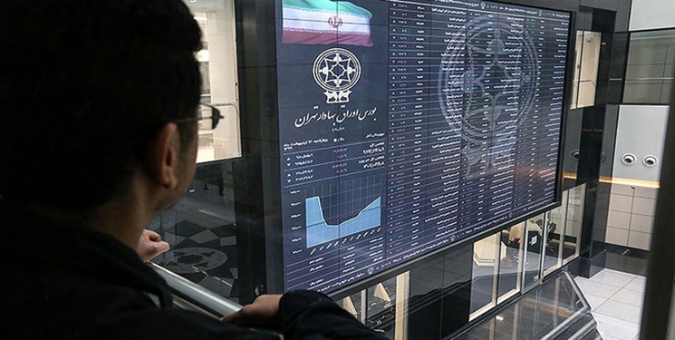 کاهش ۱۳۹ درصدی خروج پول حقیقی از بازار سهام/تاثیر کاهش نرخ بهره بین بانکی بر بازار