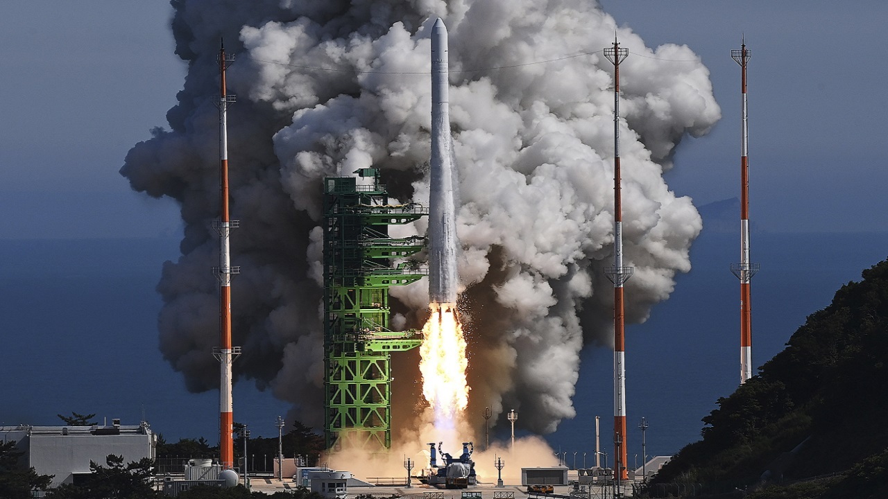 یک موشک کاملا بومی کره جنوبی برای اولین بار ماهواره‌هایی را در مدار زمین قرار داد.