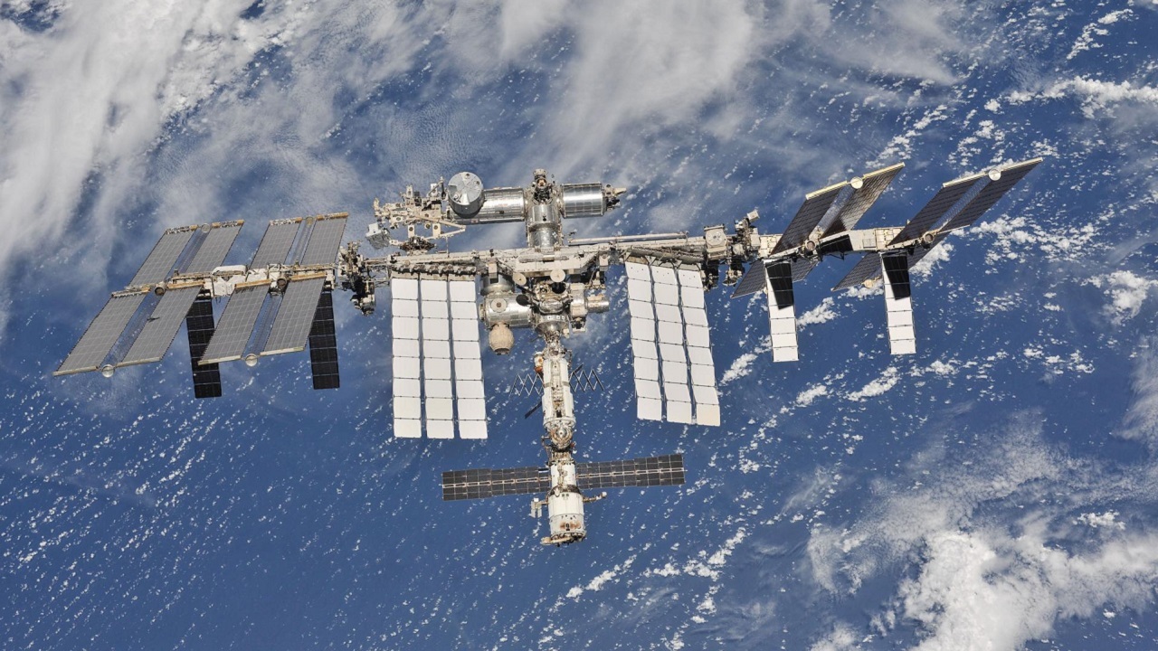 ایستگاه فضایی به پایان عمر خود نزدیک می‌شود و جانشین‌های آن ممکن است برای عملیاتی شدن، به موقع در مدار زمین جایگزین نشوند.