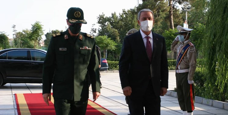 دیدار وزیر دفاع ترکیه با سرلشکر باقری