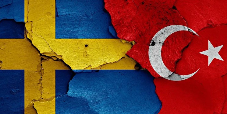 منابع مطلع از احضار کاردار سفارت سوئد در آنکارا به وزارت خارجه ترکیه در واکنش به تجمع اعضای یک گروهک تروریستی در این کشور خبر دادند.