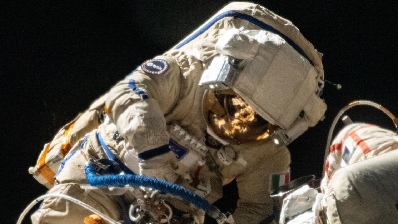 سامانتا کریستوفورتی، اولین راهپیمایی فضایی تاریخی یک زن از آژانس فضایی اروپا را در ۲۱ ژوئیه به پایان رساند.