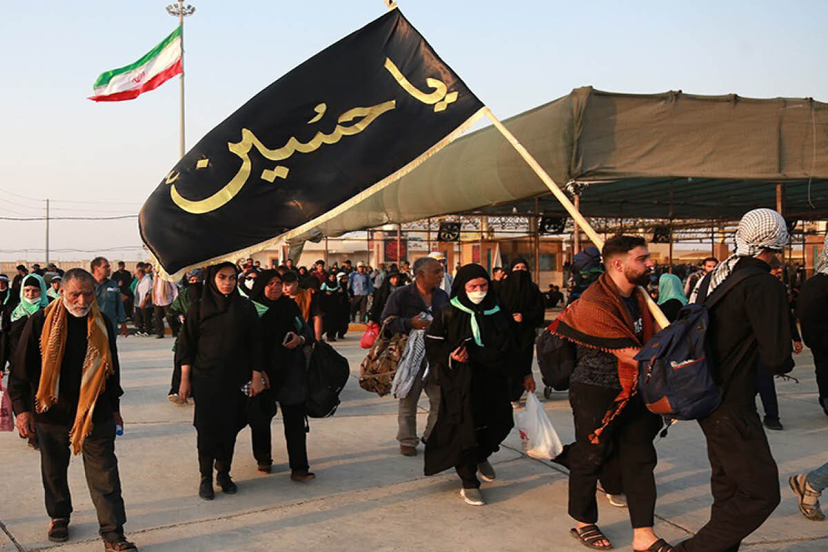 ببینید| لحظه باز شدن مرز مهران/ سیل عظیم جمعیت زائران را ببینید