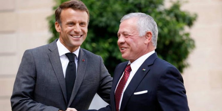 شاه اردن در سفری به پاریس با رئیس جمهور فرانسه دیدار و درباره تحولات منطقه‌ای و بین‌المللی گفت‌وگو کرد.