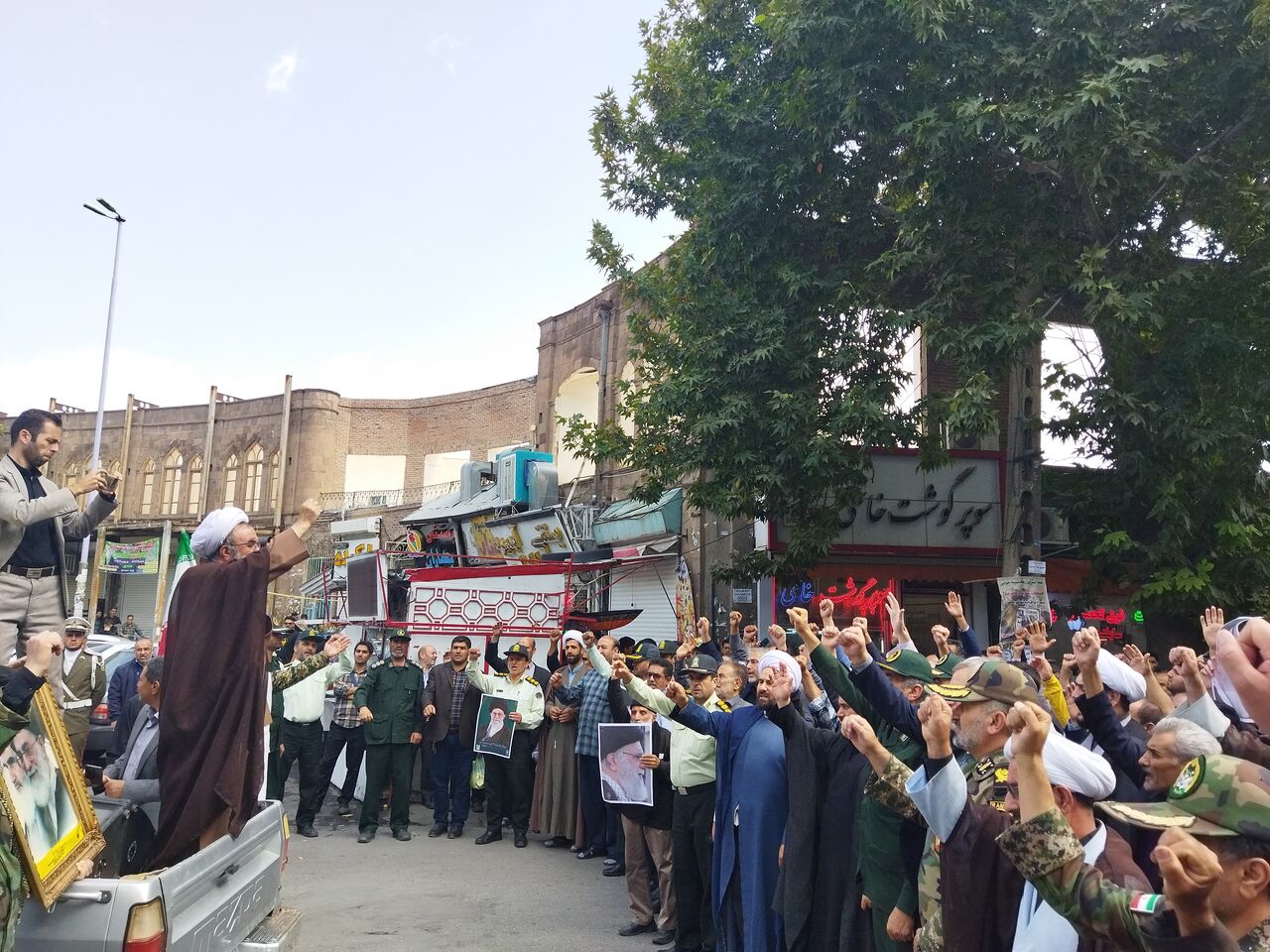 ملت ایران تا آخرین نفس راه امام (ره) شهدا و رهبری را ادامه می‌دهند