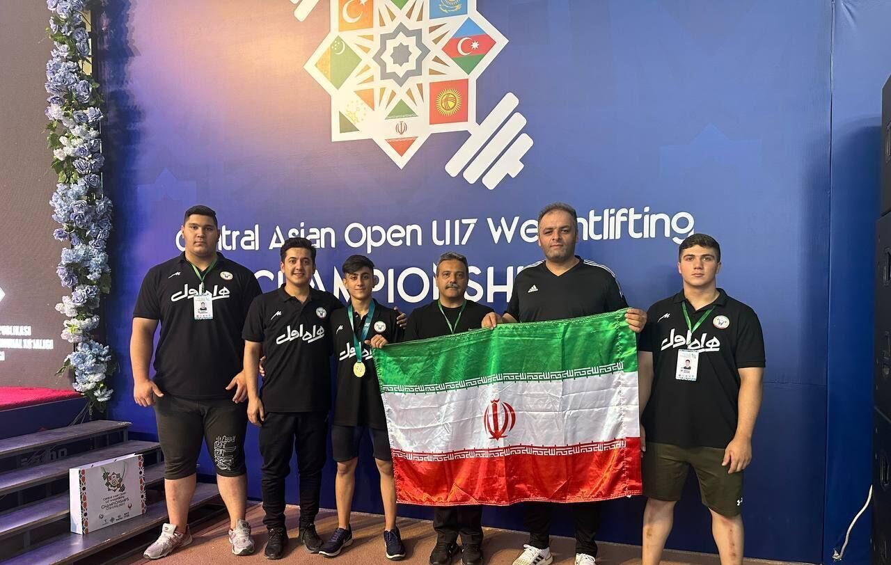 مدال طلای دواسری در مسابقات وزنه برداری ازبکستان