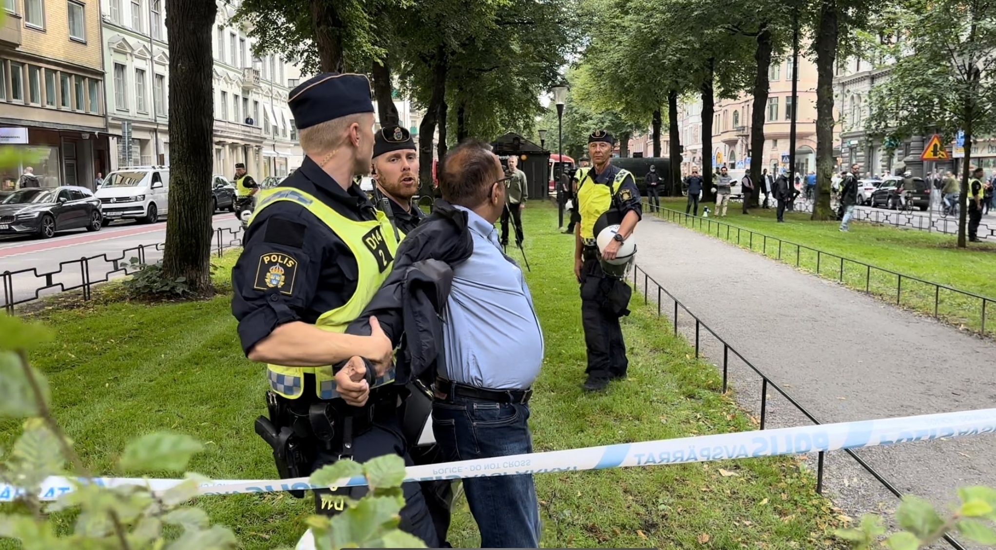 اقدام پلیس سوئد در بازداشت فرد معترض به هتک حرمت قرآن کریم