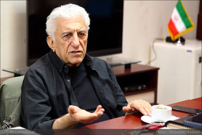 از نوشتن فاصله گرفتم زیرا هیچ نقد جدی پیرامون آن‌ها نوشته نشد