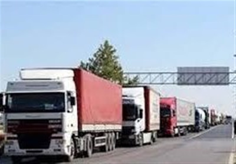کامیونداران مشغول کارند؛تاکید دولت بر حل مشکل بیمه رانندگان