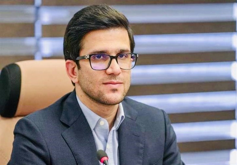 ۳نرخی شدن بنزین مطرح نیست/واردات بنزین سوپر درگیرودار مجوزها