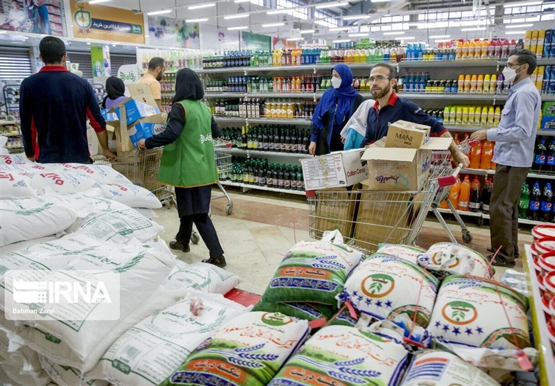 کالاهای اساسی به اندازه کافی در کشور موجود است