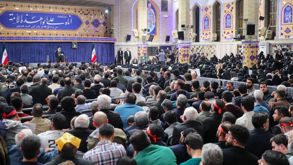 رهبر انقلاب: با معترض حرف می‌زنیم اما اغتشاش‌گر را باید سرجایش نشاند